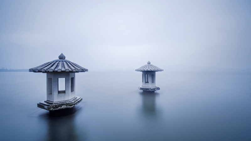 Lluvia en Hangzhou: Una Taza de Té Longjing y Belleza Eterna