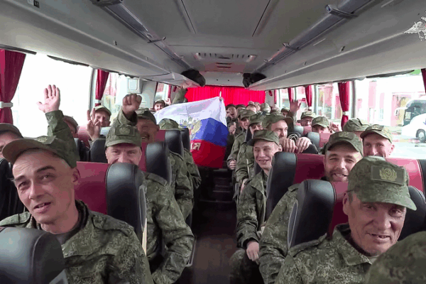 Intercambio histórico de prisioneros 303-303 marca un nuevo capítulo en las conversaciones entre Rusia y Ucrania Intercambio histórico de prisioneros 303-303 marca un nuevo capítulo en las conversaciones entre Rusia y Ucrania