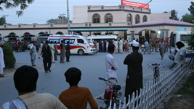 Conflicto en Ascenso India-Pakistán: 6 Aviones Derribados, Actualizaciones en Vivo video poster