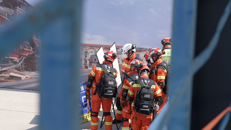 La_ONU_certifica_equipos_de_rescate_urbano_pesado_de_la_China_continental video poster