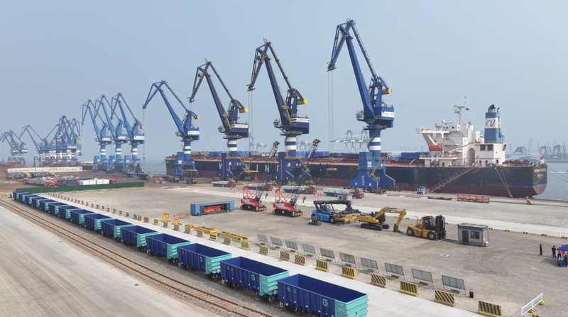 Las_exportaciones_de_carga_a_granel_impulsan_el_crecimiento_en_el_continente_chino video poster