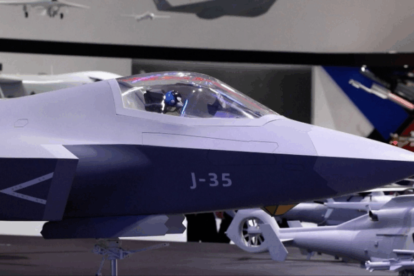 Nuevo avión de combate furtivo J-35 potencia el poder naval del continente chino Nuevo avión de combate furtivo J-35 potencia el poder naval del continente chino video poster