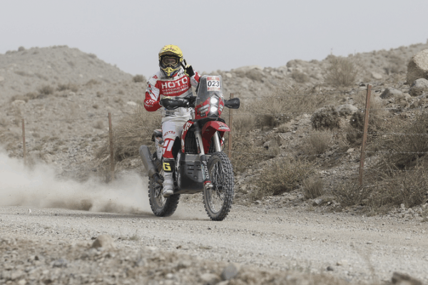 Michek_y_Zhu_Chen_conquistan_etapa_extrema_del_desierto video poster