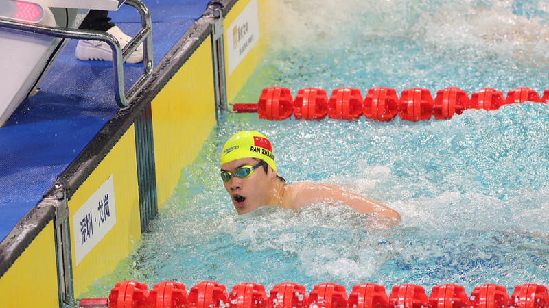 Pan_Zhanle_domina_los_100m_estilo_libre_con_su_quinta_medalla_de_oro_en_Shenzhen