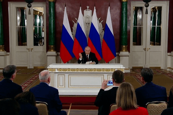 Putin propone conversaciones directas con Ucrania en Estambul para una paz duradera Putin_propone_conversaciones_directas_con_Ucrania_en_Estambul_para_una_paz_duradera video poster