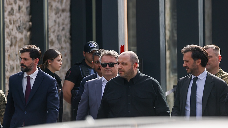 Rusia y Ucrania intercambian 1,000 prisioneros de guerra en Estambul Rusia_y_Ucrania_intercambian_1_000_prisioneros_de_guerra_en_Estambul