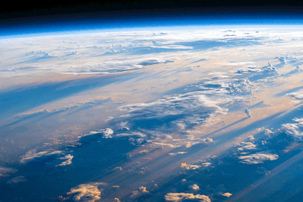 Científicos navegan para revelar los secretos del aire prístino del Océano Austral Científicos navegan para revelar los secretos del aire prístino del Océano Austral