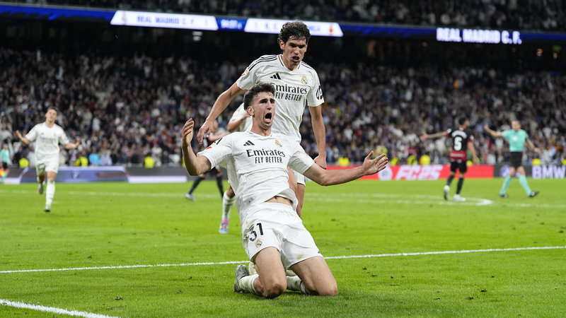 La victoria de último minuto de Real Madrid retrasa la fiesta de título de Barcelona