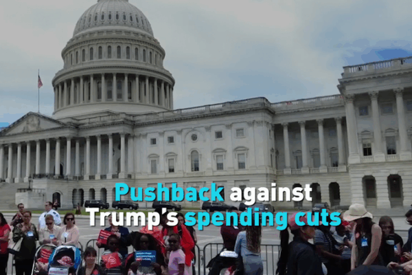 Trump_Insta_a_los_Republicanos_a_Unirse_en_Recortes_Masivos_de_Gastos video poster