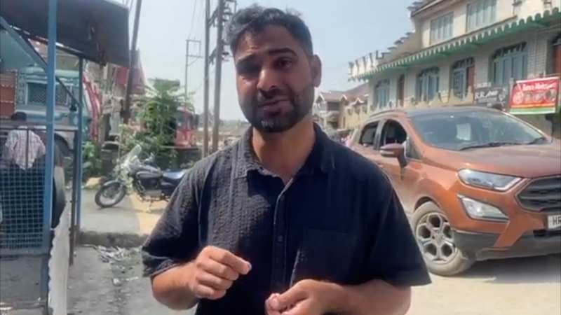 Los enfrentamientos fronterizos se intensifican en medio de tensiones entre India y Pakistán video poster