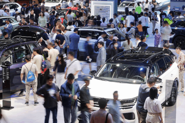 El mercado automotriz de China avanza rápidamente: los vehĂculos elĂ©ctricos lideran la carga El mercado automotriz de China avanza rápidamente: los vehĂculos elĂ©ctricos lideran la carga