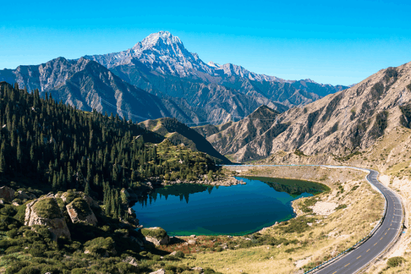¡Reapertura de la Carretera Duku: 4 Estaciones en Un Día! video poster