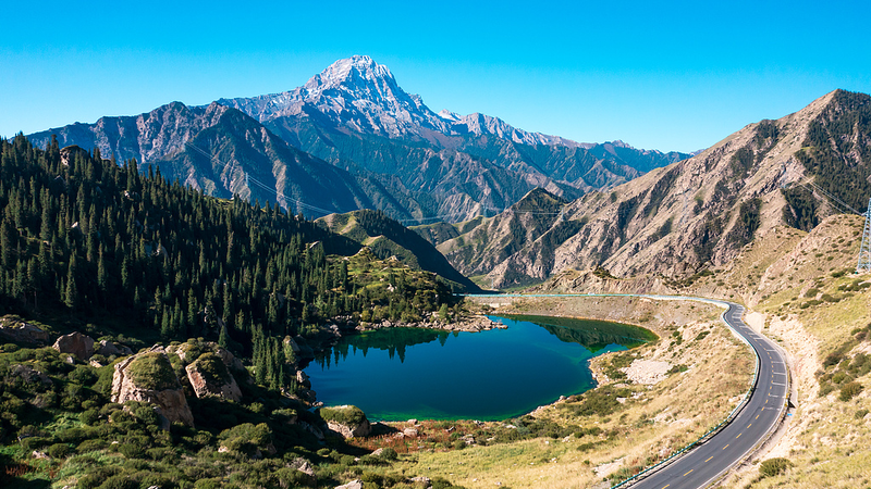 ¡Reapertura de la Carretera Duku: 4 Estaciones en Un Día! video poster