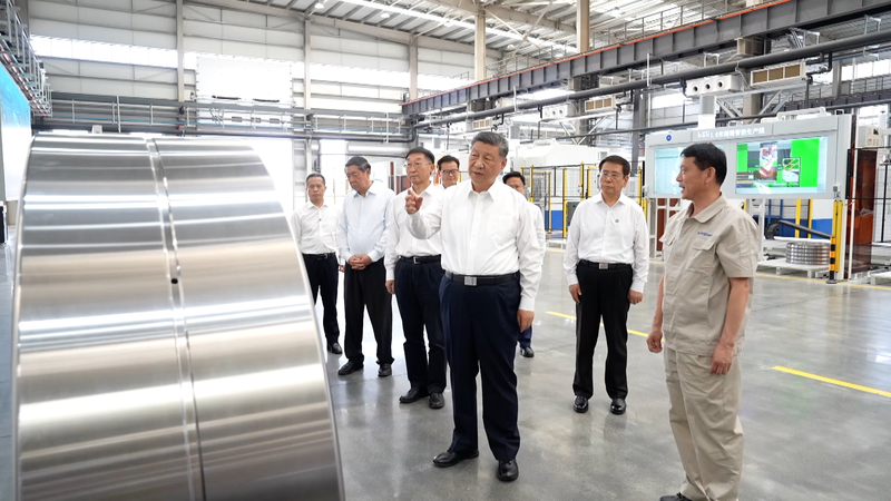 Xi Jinping explora Luoyang: Tradición encuentra innovación video poster