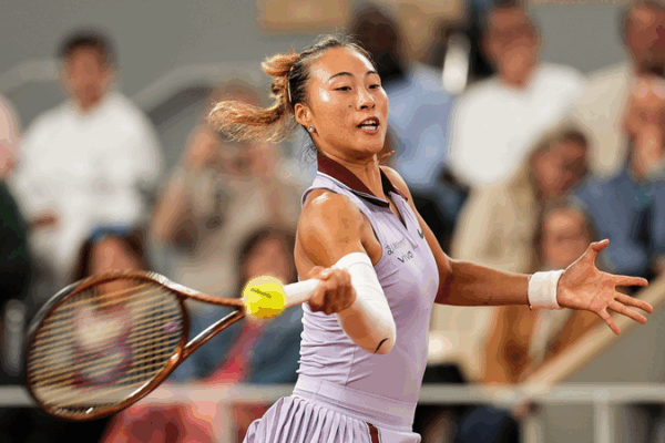 Zheng_Qinwen_triunfa_sobre_Pavlyuchenkova_en_el_Abierto_de_Francia