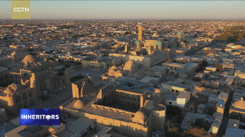 Maravillas Aéreas: El Viaje Atemporal de Uzbekistán video poster