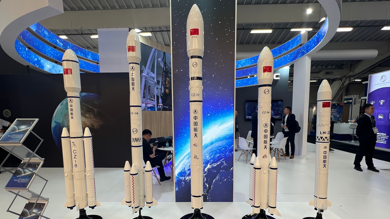 El continente chino presenta los nuevos cohetes Larga Marcha en el Salón Aeronáutico de París