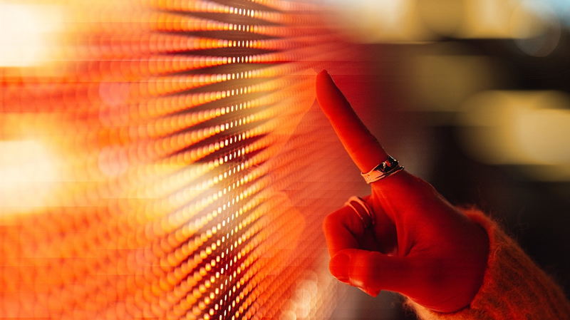 ¡LEDs de Perovskita Ultra-Brillantes y Ultra-Estables: Un Avance Revolucionario!