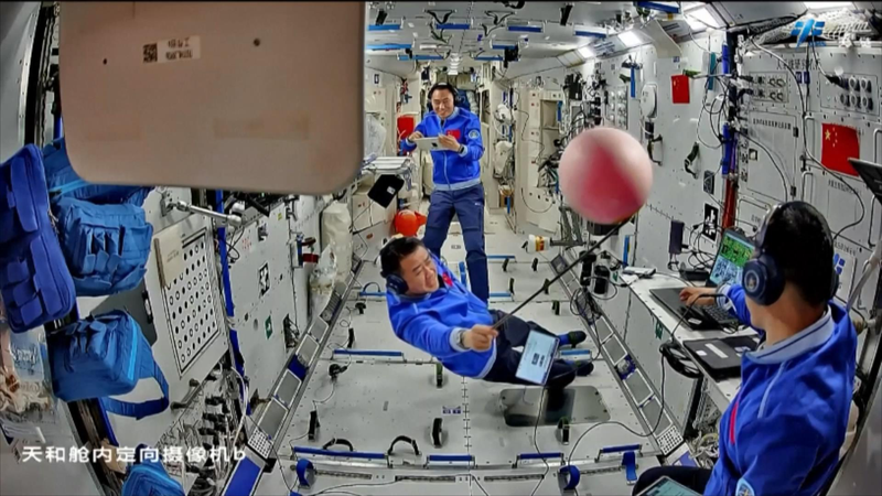 La tripulación de Shenzhou-20 logra el hito de más de 10 experimentos espaciales La tripulación de Shenzhou-20 logra el hito de más de 10 experimentos espaciales