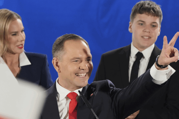 Karol Nawrocki sorprende a Polonia en una reñida segunda vuelta presidencial