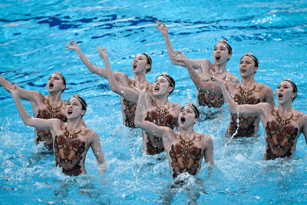 El equipo de China brilla en la Superfinal de la Copa del Mundo de Natación Artística