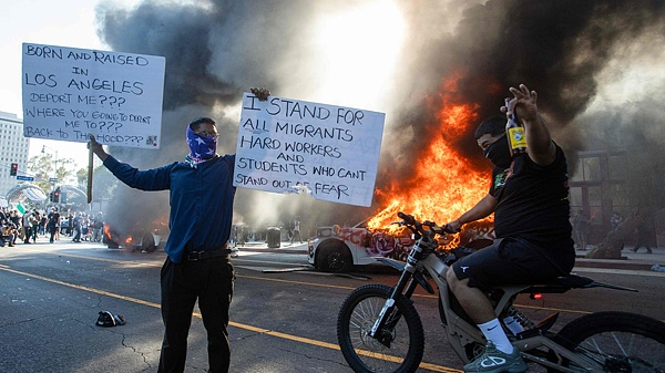 Redadas de inmigración en California desatan enfrentamientos en el Condado de Orange Redadas de inmigración en California desatan enfrentamientos en el Condado de Orange