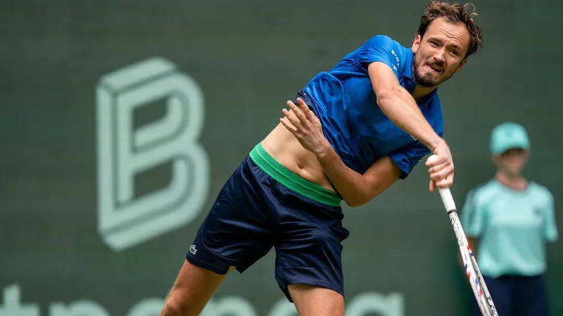 Medvedev electriza la temporada de césped en el Halle Open