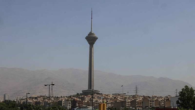 Irán abre espacio aéreo para vuelos de tránsito internacional