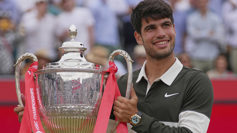 Alcaraz Brilla en Césped: Triunfo en Queen's Club Impulsa Esperanzas para Wimbledon