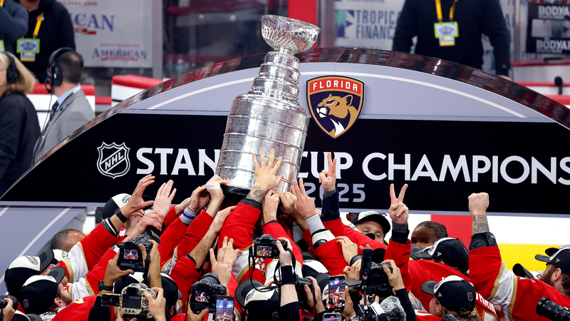 Los Panteras repiten como campeones de la Stanley Cup en una victoria épica Los Panteras repiten como campeones de la Stanley Cup en una victoria épica
