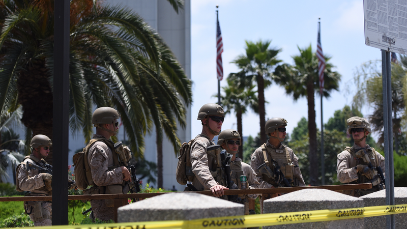 Marines de EE. UU. detienen a hombre en Los Ángeles en medio de protestas crecientes
