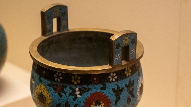 Frescura Antigua China: Ding de Esmalte Cloisonné Revelado