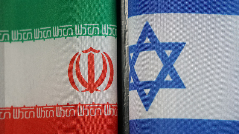 Israel ataca a Irán: explosiones sacuden Teherán video poster