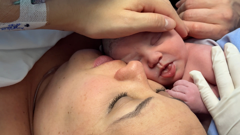 Milagro Hecho Por Máquinas: La IA Transforma la Fertilidad en México video poster