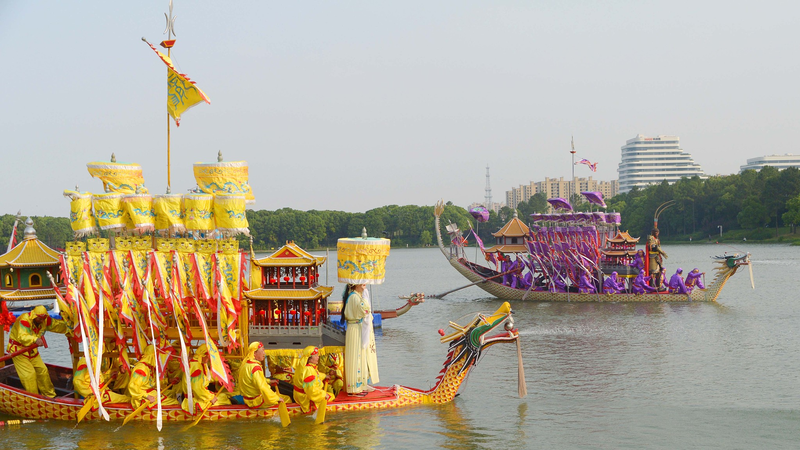 El Festival de Botes Dragón de Luodian deslumbra en Shanghái