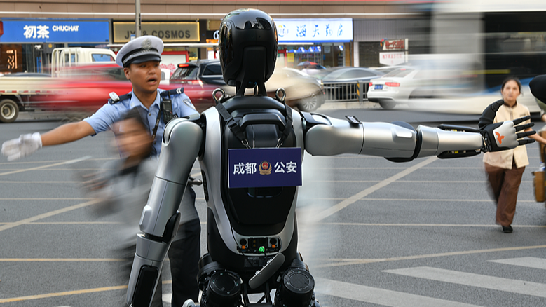 Chengdu: El Humanoide que Ayuda al Tránsito: Una Mirada al Futuro