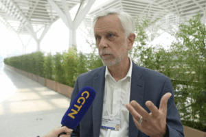 Revolución de la IA en Davos: Úsala o Quédate Atrás video poster