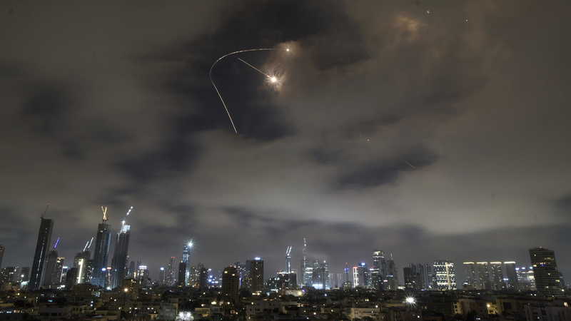 El Conflicto Israel-Irán Escala: Líderes Globales Instan a la Paz video poster