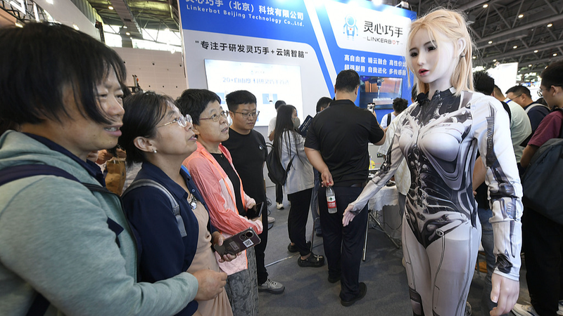 La_Expo_de_Robots_de_Hangzhou_Brilla_con_el_Estreno_de_Tesla_Bot