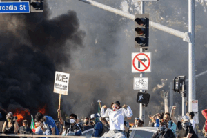 Ciudadanos de EE. UU. rechazan el despliegue de tropas en protestas en Los Ángeles