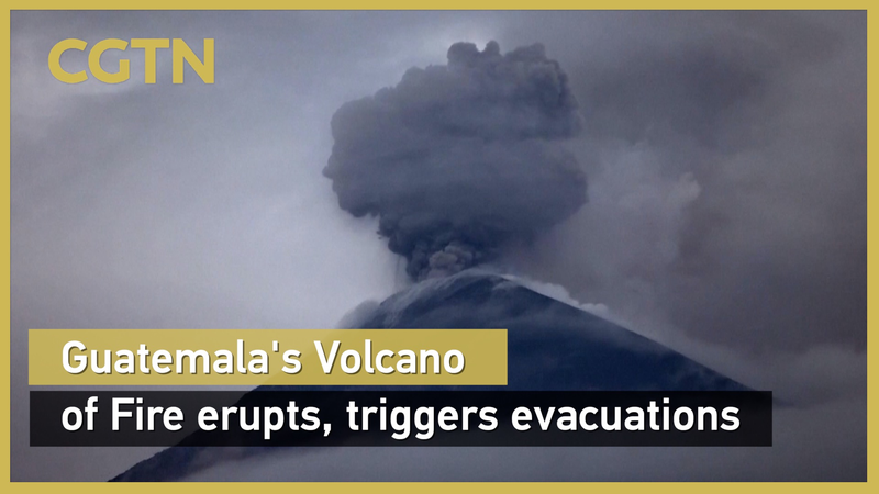 Volcán de Fuego de Guatemala hace erupción, más de 500 evacuados video poster