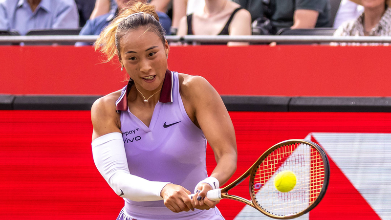Zheng Qinwen brilla en césped, Zhang Shuai enfrenta obstáculo en dobles