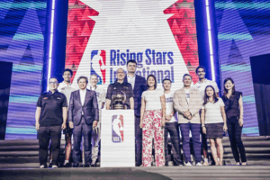 Tsinghua_High_Brilla_en_el_NBA_Rising_Stars_Invitational