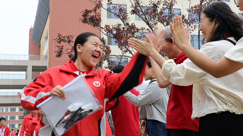 Gaokao 2025: Día 1 trae tradición y unidad en el continente chino