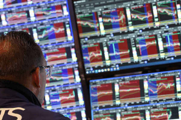 Aumento del petróleo empuja los futuros de EE.UU. a la baja en medio de tensiones en Medio Oriente