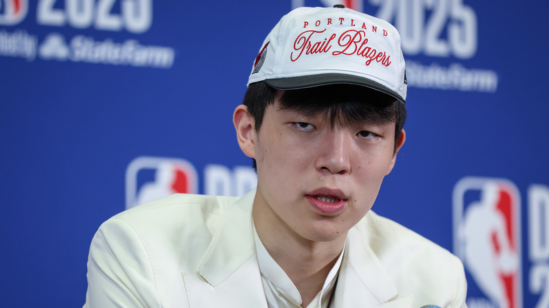 Los Trail Blazers seleccionan al puesto 16 a Yang Hansen, una elección histórica