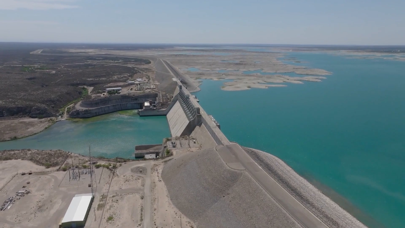 Guerras de agua: tensiones en la frontera entre EE.UU. y México en un clima cambiante video poster