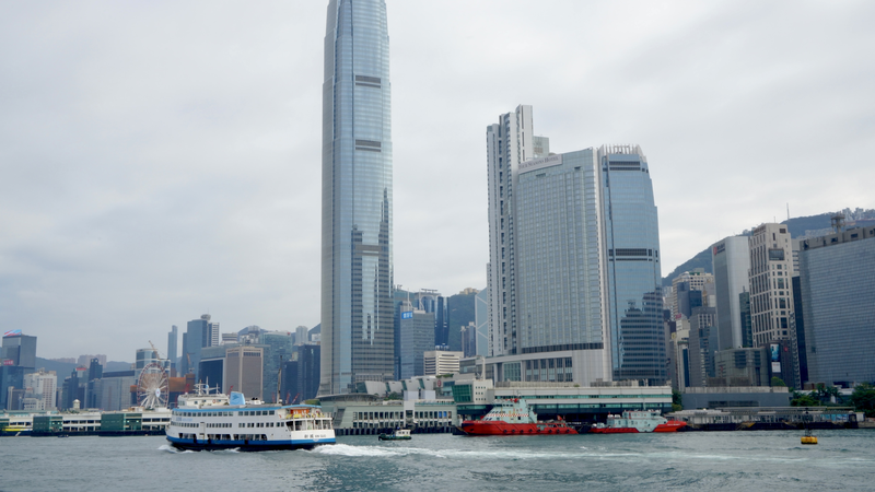 Un_viaje_en_el_Star_Ferry__Un_viaje_atemporal_por_Hong_Kong video poster