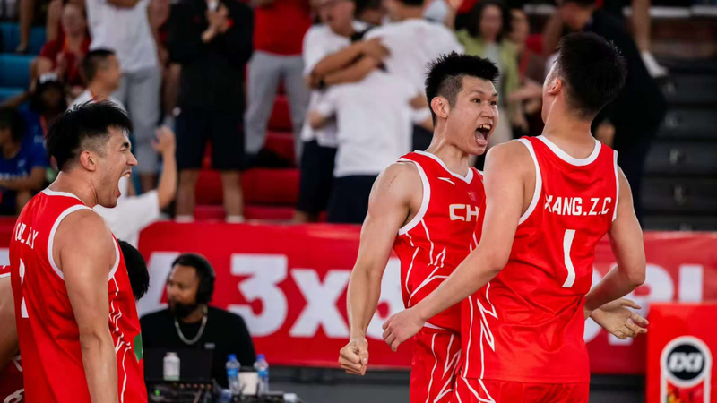 El equipo masculino de China energiza el día 2 de la Copa Mundial FIBA 3x3
