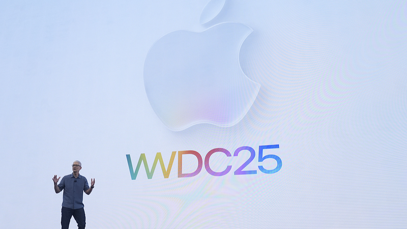 WWDC_2025__Interfaz_deslumbrante__la_IA_espera_su_momento